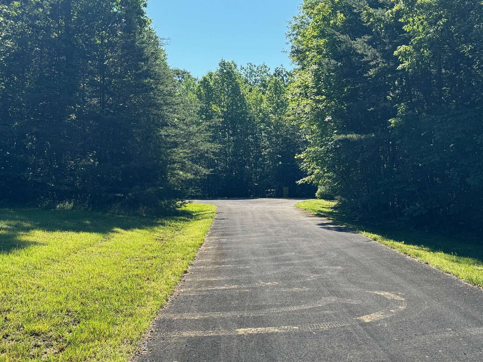 0.81 Acres of Residential Land for Sale in Russell Springs, Kentucky