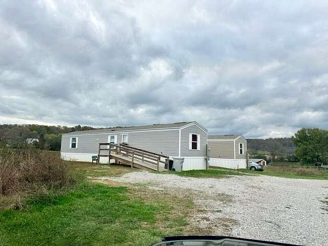 13.8 Acres of Improved Land for Sale in Sparta, Tennessee