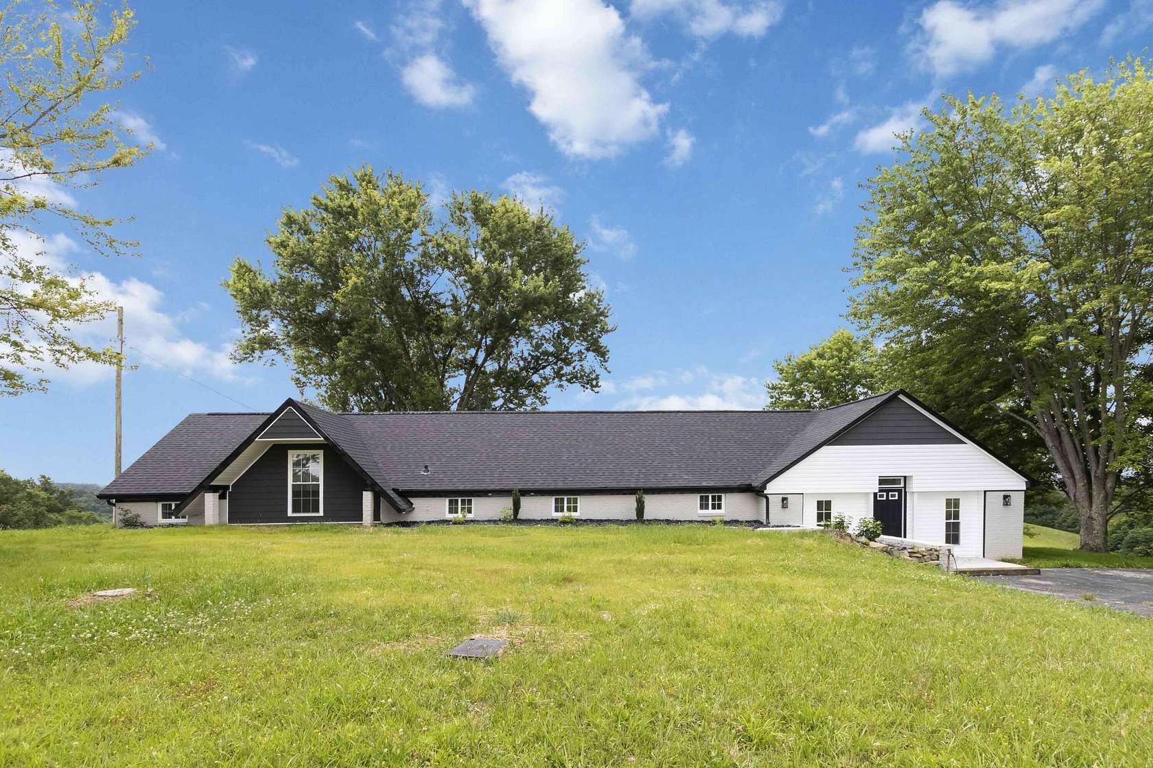 10 Acres of Residential Land with Home for Sale in Columbia, Kentucky