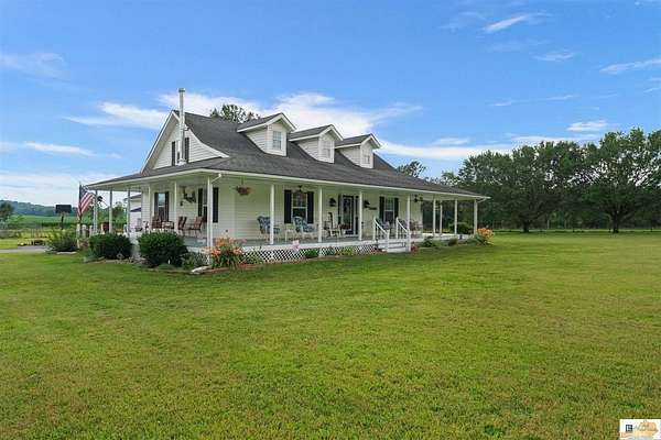 2 Acres of Residential Land with Home for Sale in Summer Shade, Kentucky