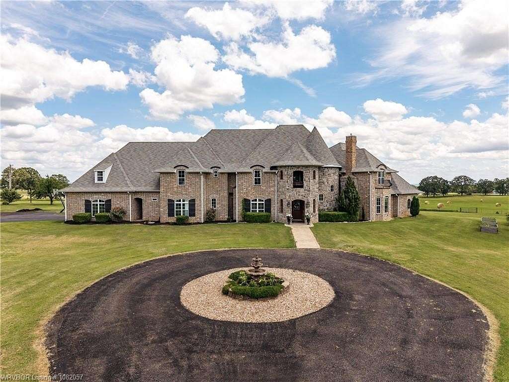 5 Acres of Residential Land with Home for Sale in Alma, Arkansas