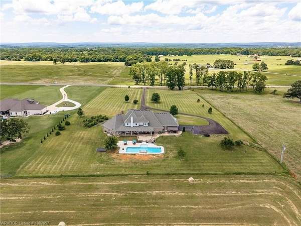 5 Acres of Residential Land with Home for Sale in Alma, Arkansas