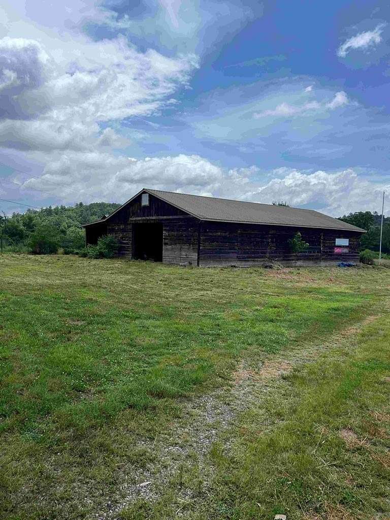 37.7 Acres of Agricultural Land with Home for Sale in Mineral Bluff, Georgia