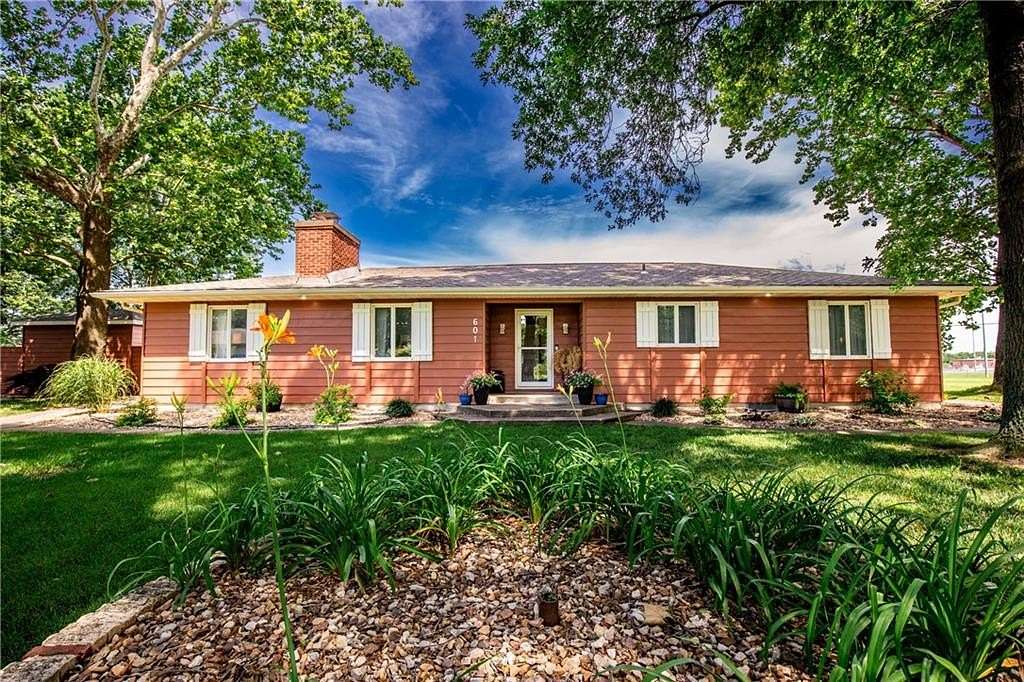 2.1 Acres of Residential Land with Home for Sale in Pleasanton, Kansas