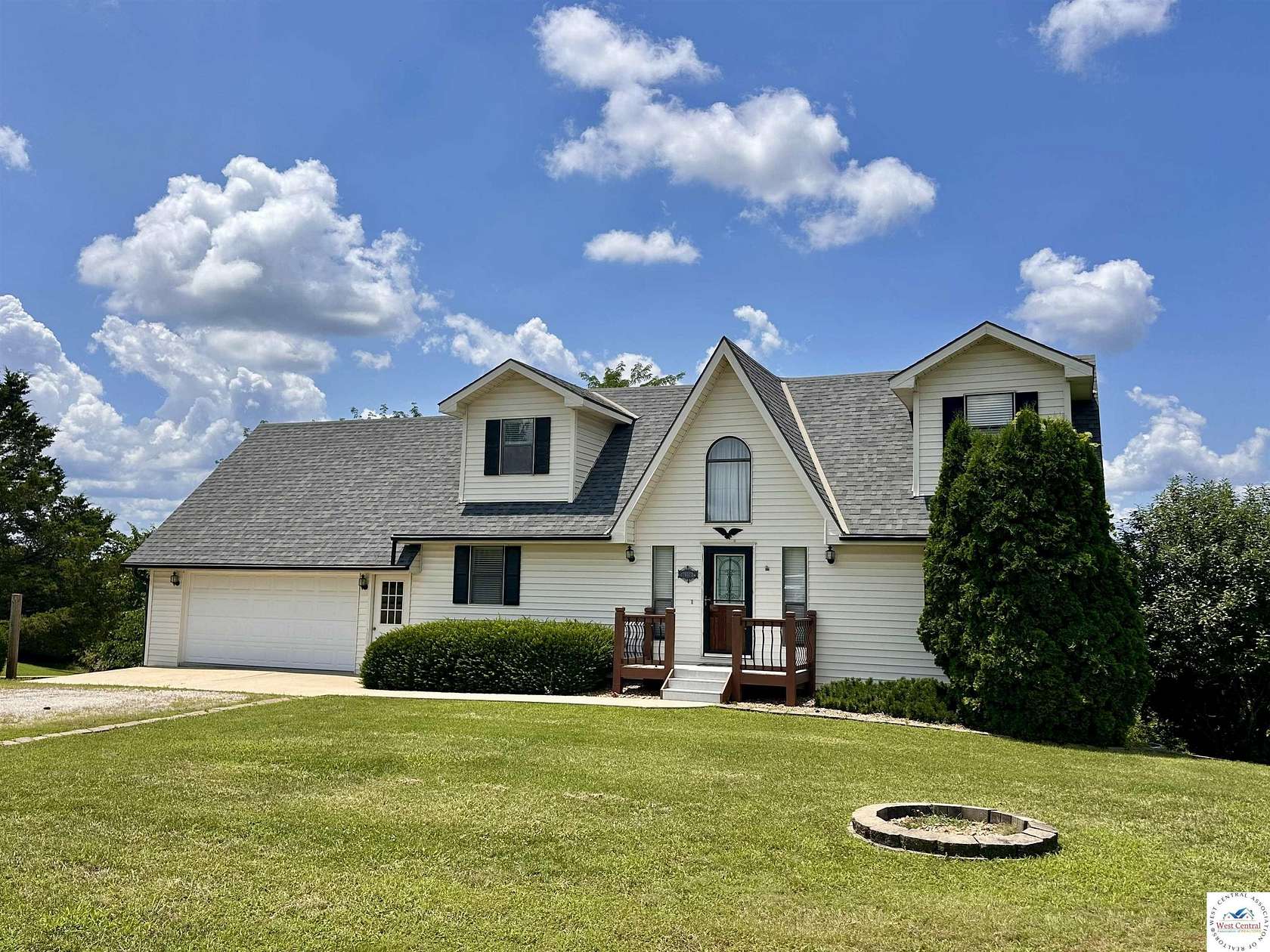 3 Acres of Residential Land with Home for Sale in Warsaw, Missouri