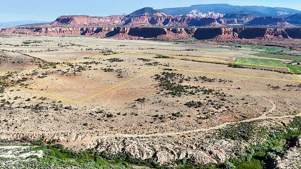 122 Acres of Land for Sale in Teasdale, Utah