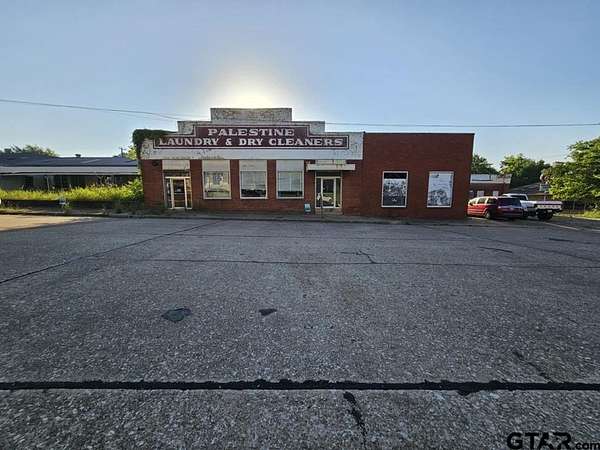 0.17 Acres of Commercial Land for Sale in Palestine, Texas