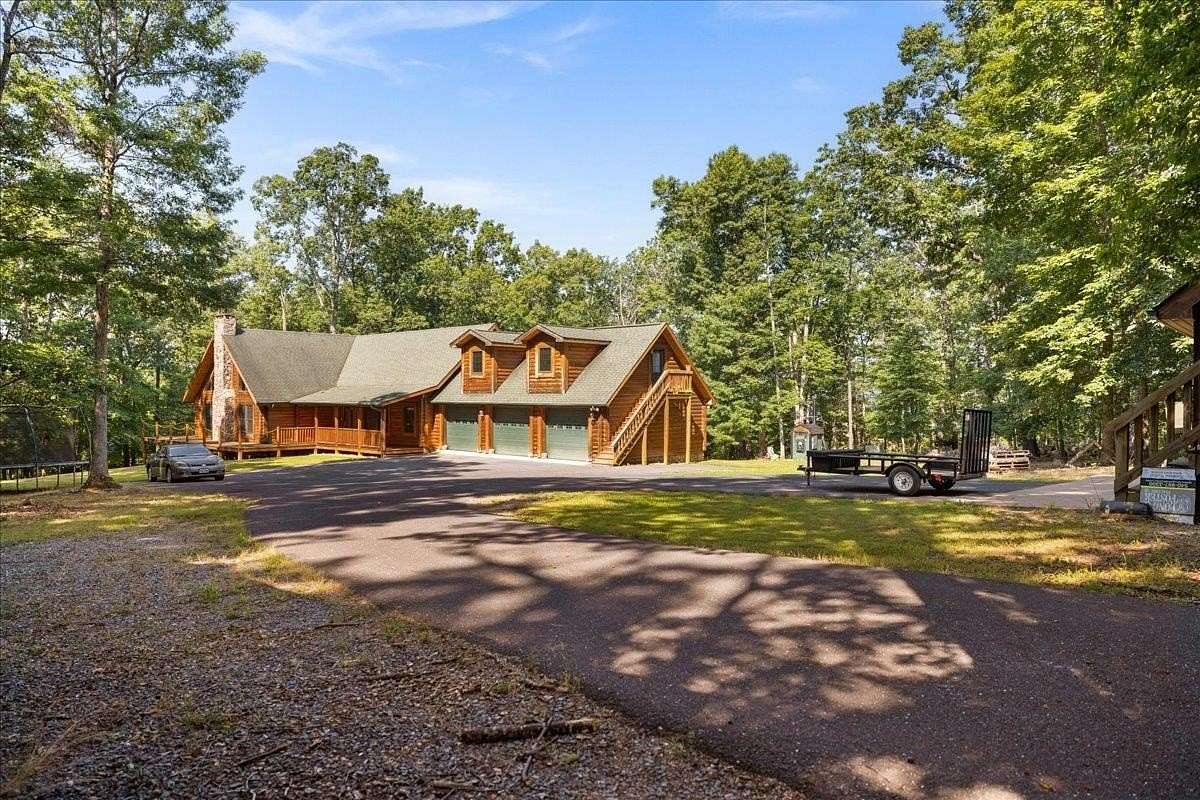 9.52 Acres of Residential Land with Home for Sale in Grottoes, Virginia