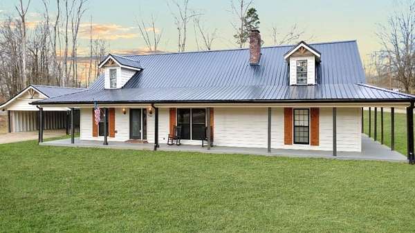 2.29 Acres of Residential Land with Home for Sale in Fulton, Mississippi