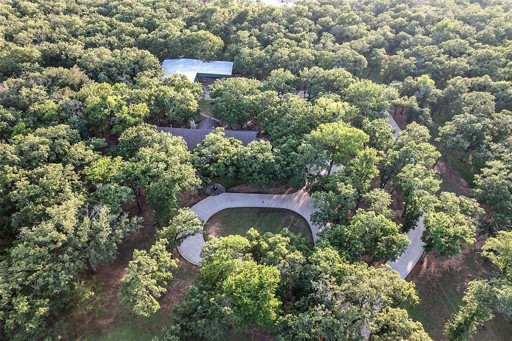 8.76 Acres of Residential Land with Home for Sale in Alvarado, Texas