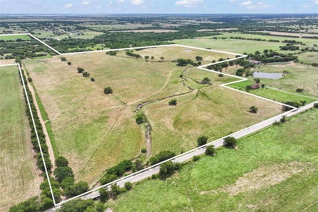 90.5 Acres of Land for Sale in Sanger, Texas