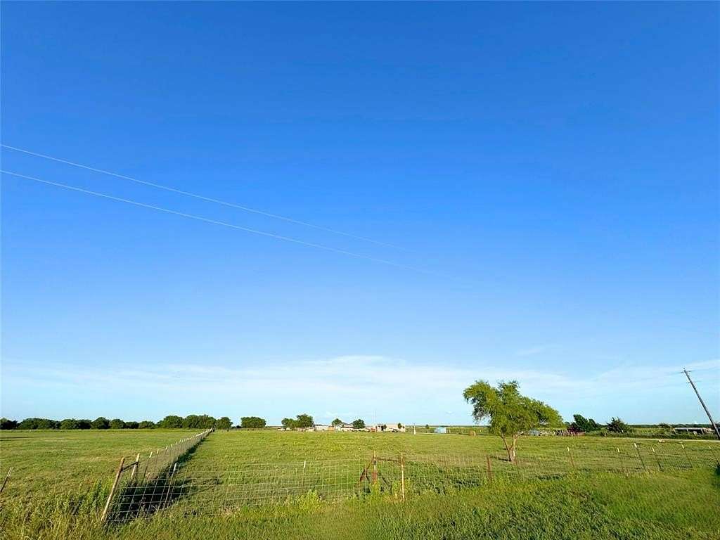 1 Acre of Residential Land for Sale in Waxahachie, Texas