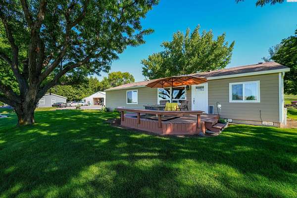 1.3 Acres of Residential Land with Home for Sale in Benton City, Washington