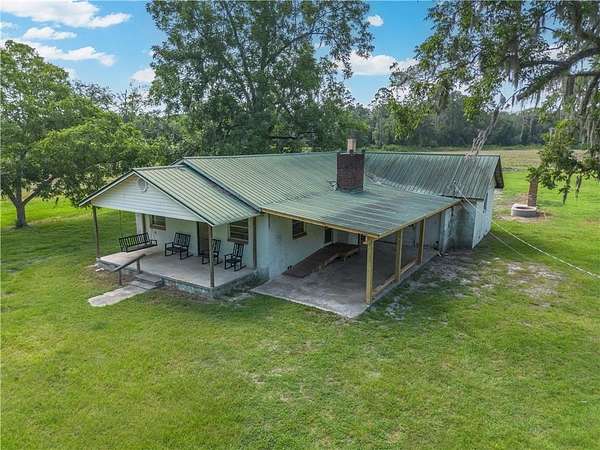 20 Acres of Land with Home for Sale in Patterson, Georgia