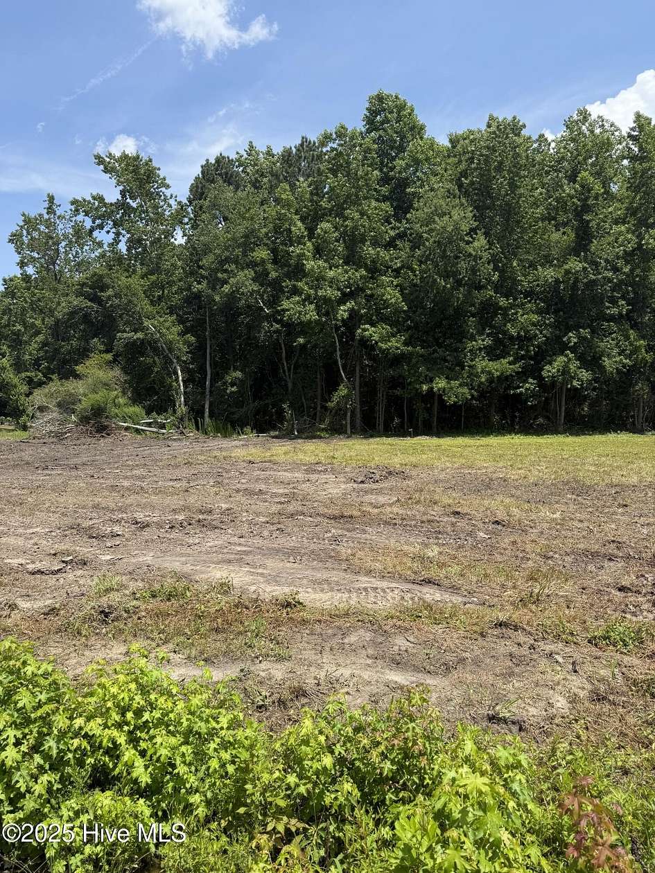 3.16 Acres of Residential Land with Home for Sale in Richlands, North Carolina