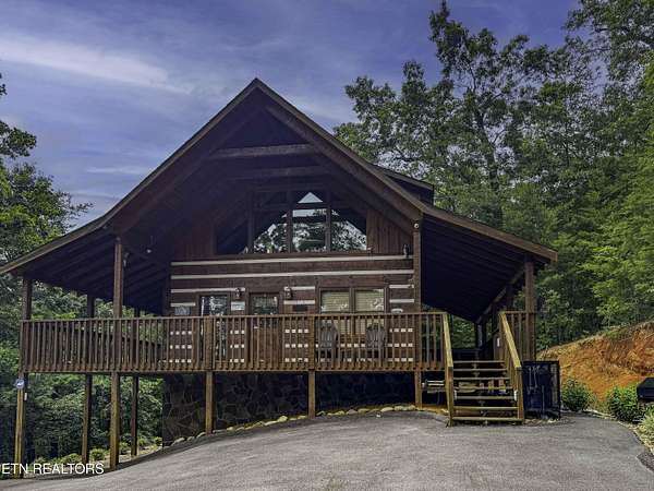 1.5 Acres of Residential Land with Home for Sale in Sevierville, Tennessee