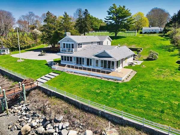 5.77 Acres of Residential Land with Home for Lease in Tiverton, Rhode Island