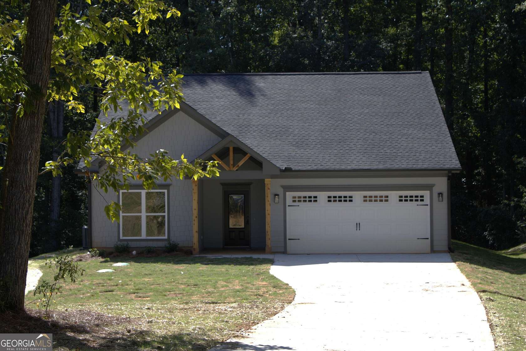 1.67 Acres of Land with Home for Sale in Hartwell, Georgia