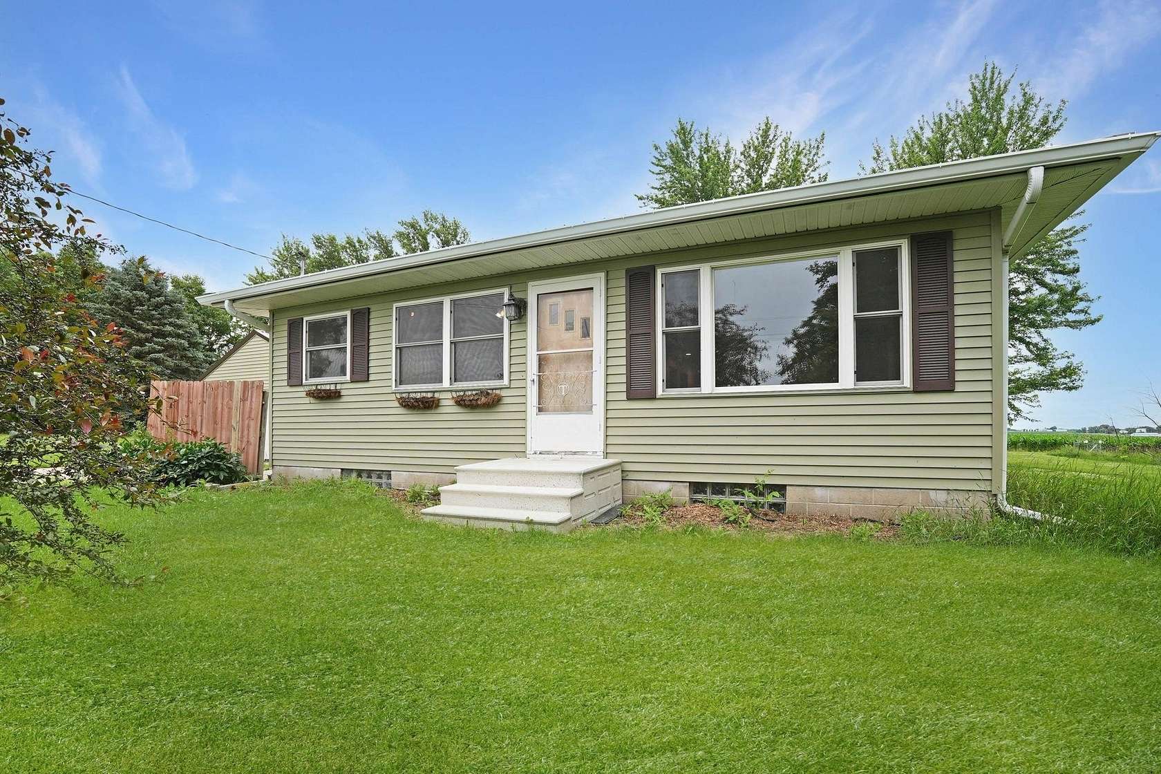 1.5 Acres of Residential Land with Home for Sale in Waterloo, Iowa