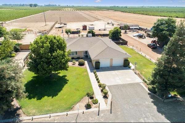 9.63 Acres of Residential Land with Home for Sale in Fresno, California