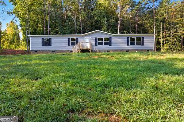 2 Acres of Residential Land with Home for Sale in Toccoa, Georgia