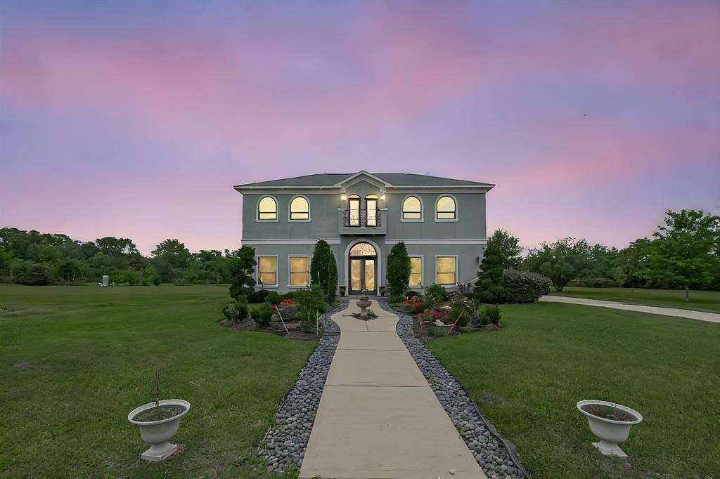 8.74 Acres of Land with Home for Sale in Santa Fe, Texas