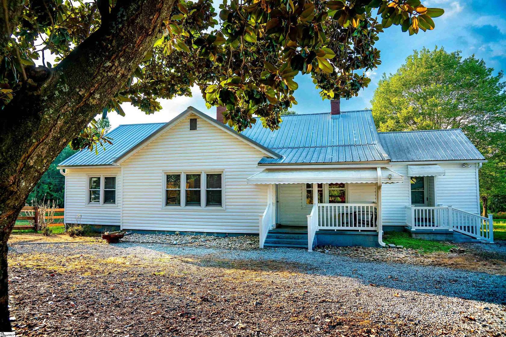 1.64 Acres of Residential Land with Home for Sale in Chesnee, South Carolina