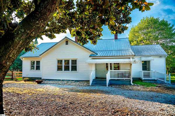 1.64 Acres of Residential Land with Home for Sale in Chesnee, South Carolina