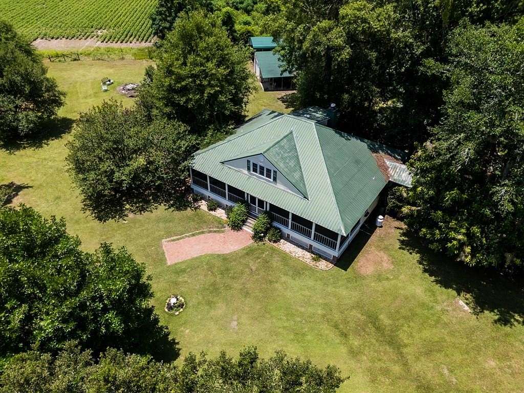 7.1 Acres of Residential Land with Home for Sale in Hahira, Georgia