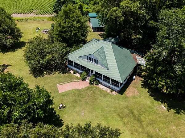 7.1 Acres of Residential Land with Home for Sale in Hahira, Georgia