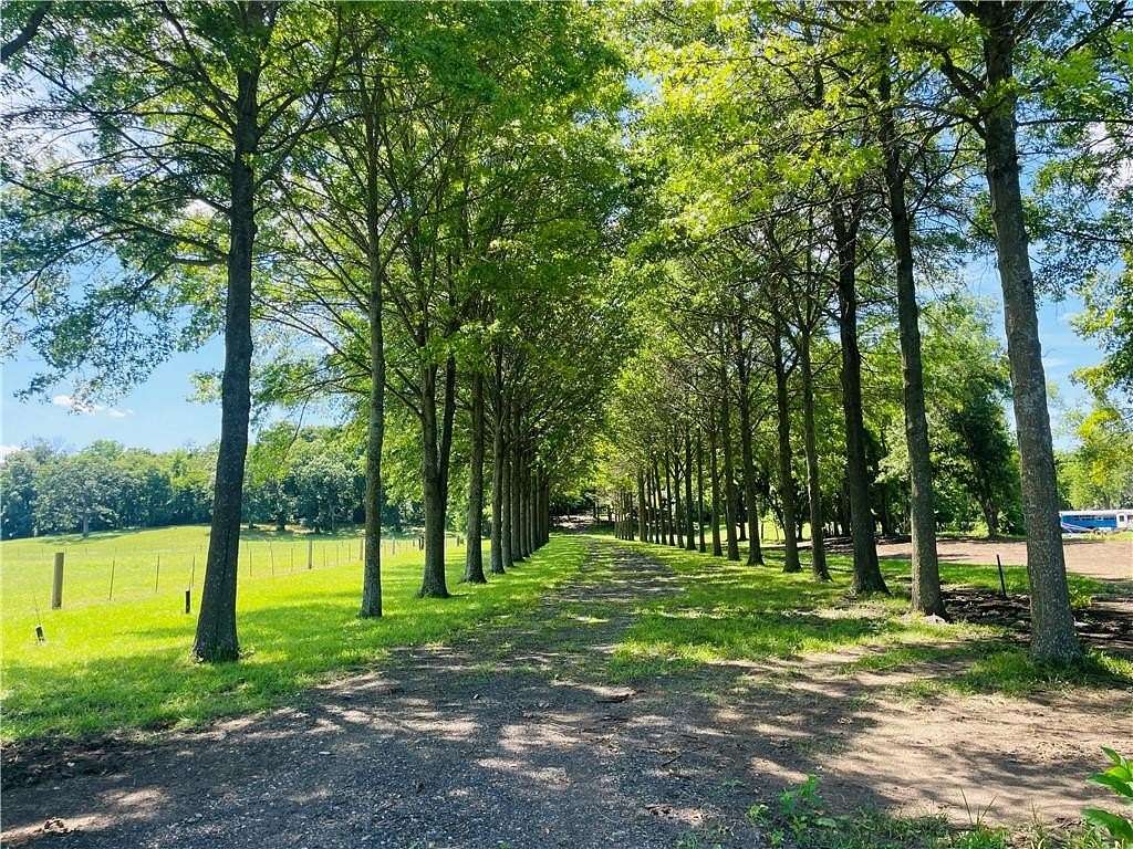 10 Acres of Land for Sale in Kansas City, Missouri