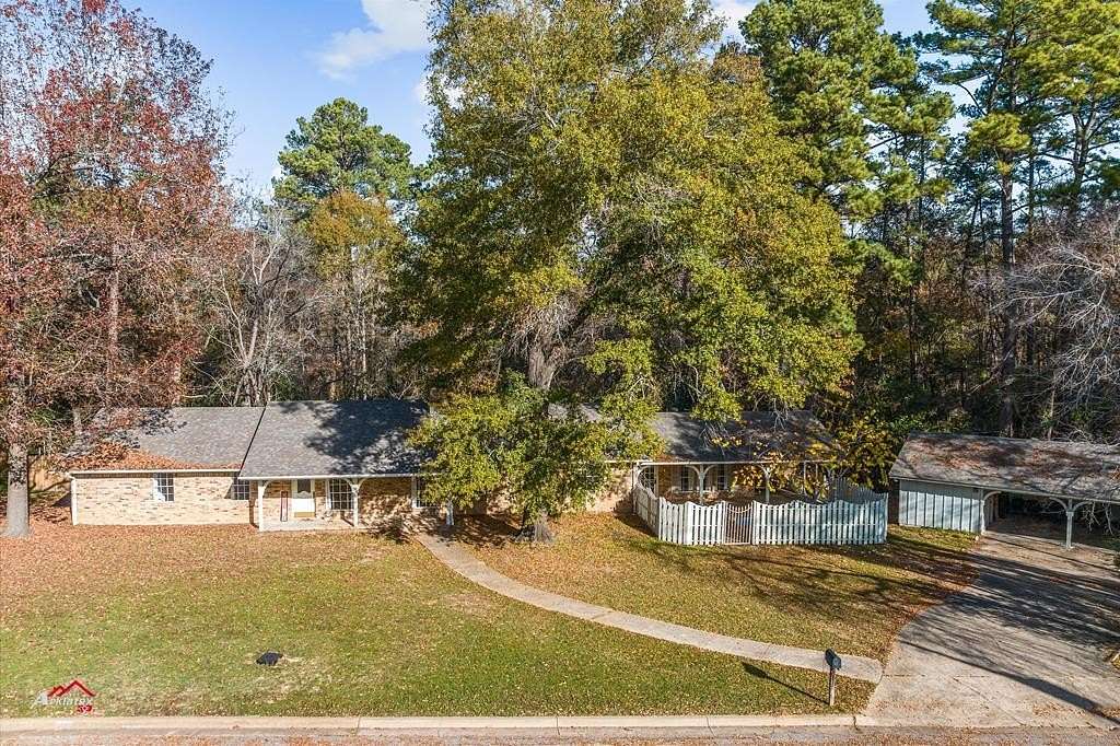 1.85 Acres of Residential Land with Home for Sale in Henderson, Texas