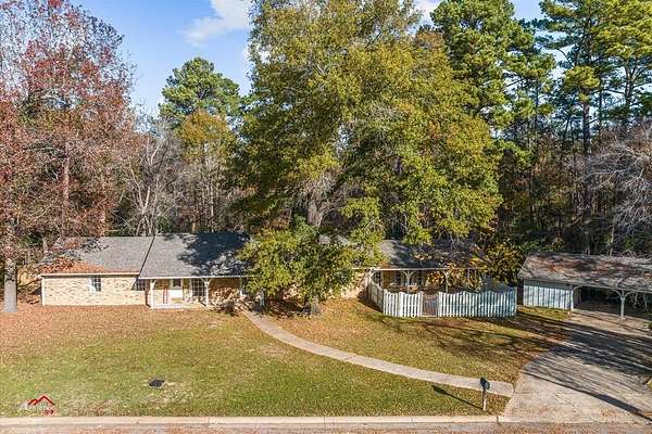 1.85 Acres of Residential Land with Home for Sale in Henderson, Texas