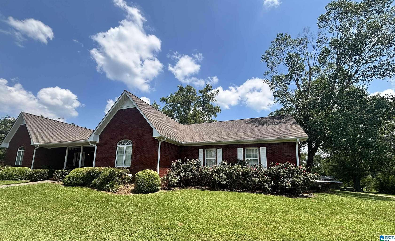 5.89 Acres of Residential Land with Home for Sale in Wilsonville, Alabama