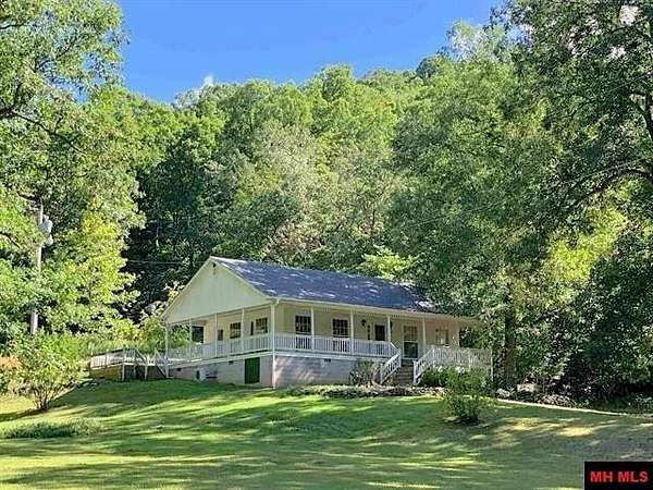 13 Acres of Land with Home for Sale in Flippin, Arkansas