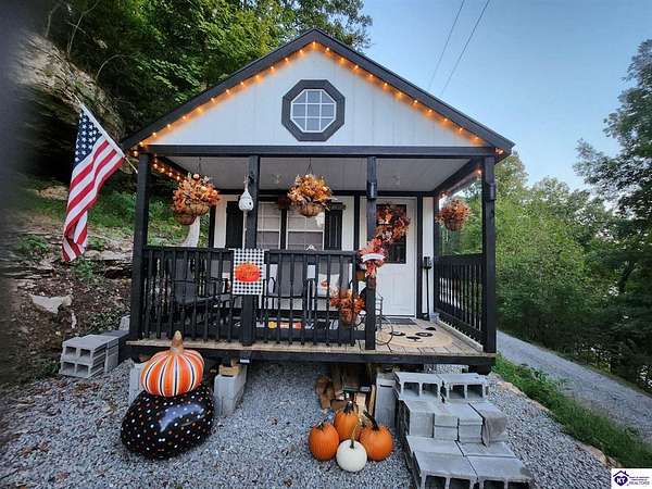 0.73 Acres of Improved Residential Land for Sale in Leitchfield, Kentucky