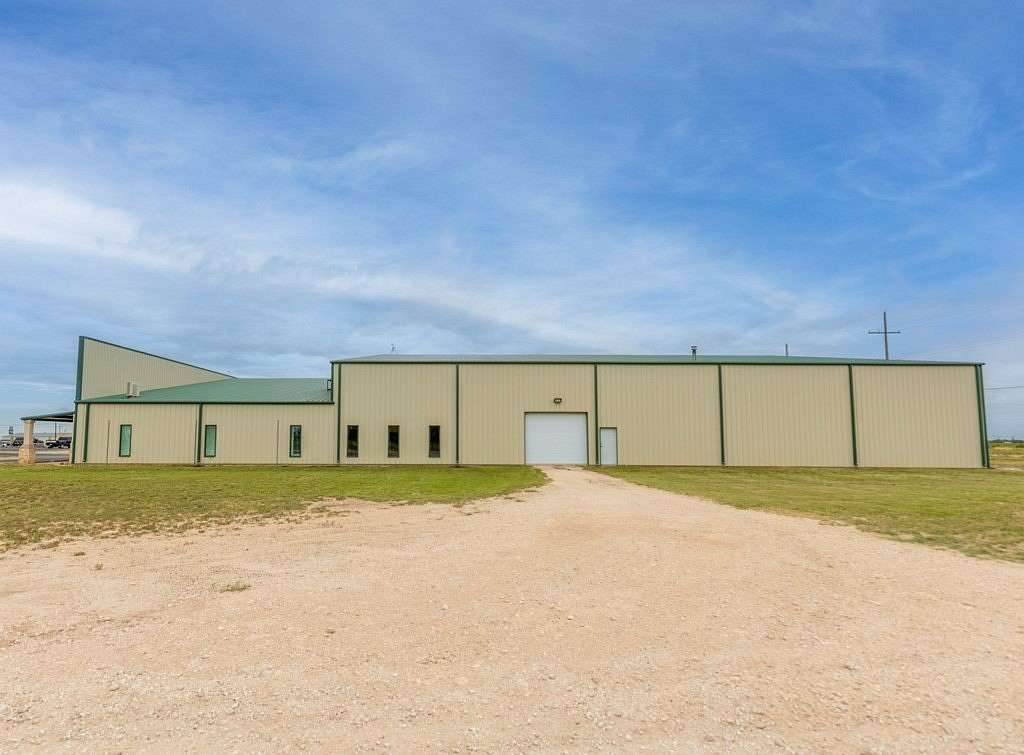 7.7 Acres of Commercial Land for Sale in Seminole, Texas