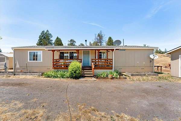 10.7 Acres of Land with Home for Sale in Montague, California