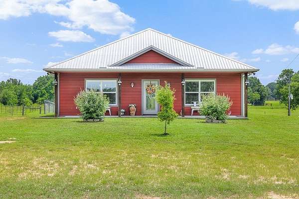 13 Acres of Land with Home for Sale in Lexington, Texas