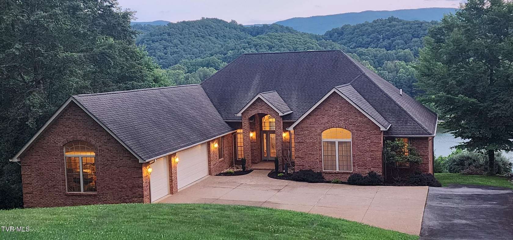 1.58 Acres of Residential Land with Home for Sale in Abingdon, Virginia