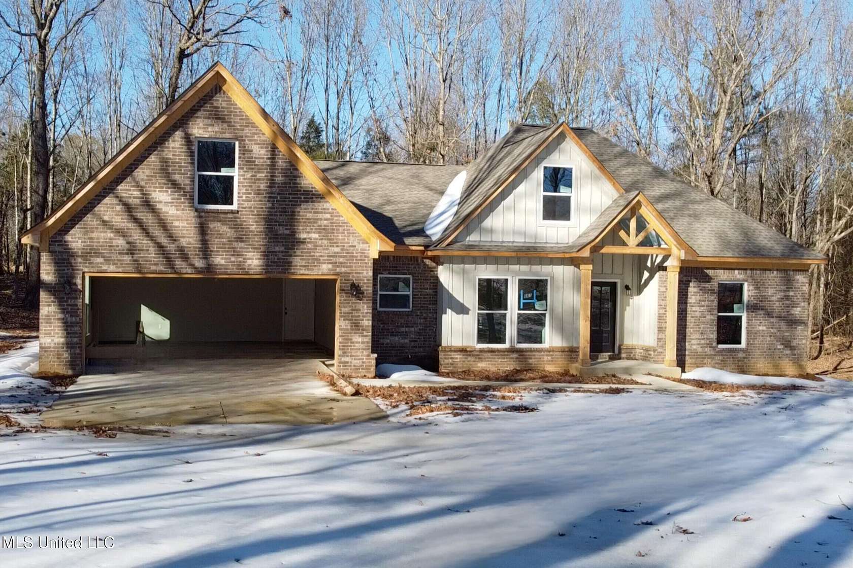 1.68 Acres of Land with Home for Sale in Coldwater, Mississippi