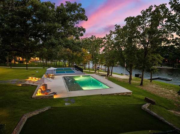 3.19 Acres of Residential Land with Home for Sale in Mabank, Texas