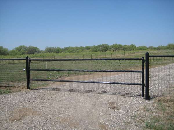 5 Acres of Residential Land for Sale in Sanger, Texas