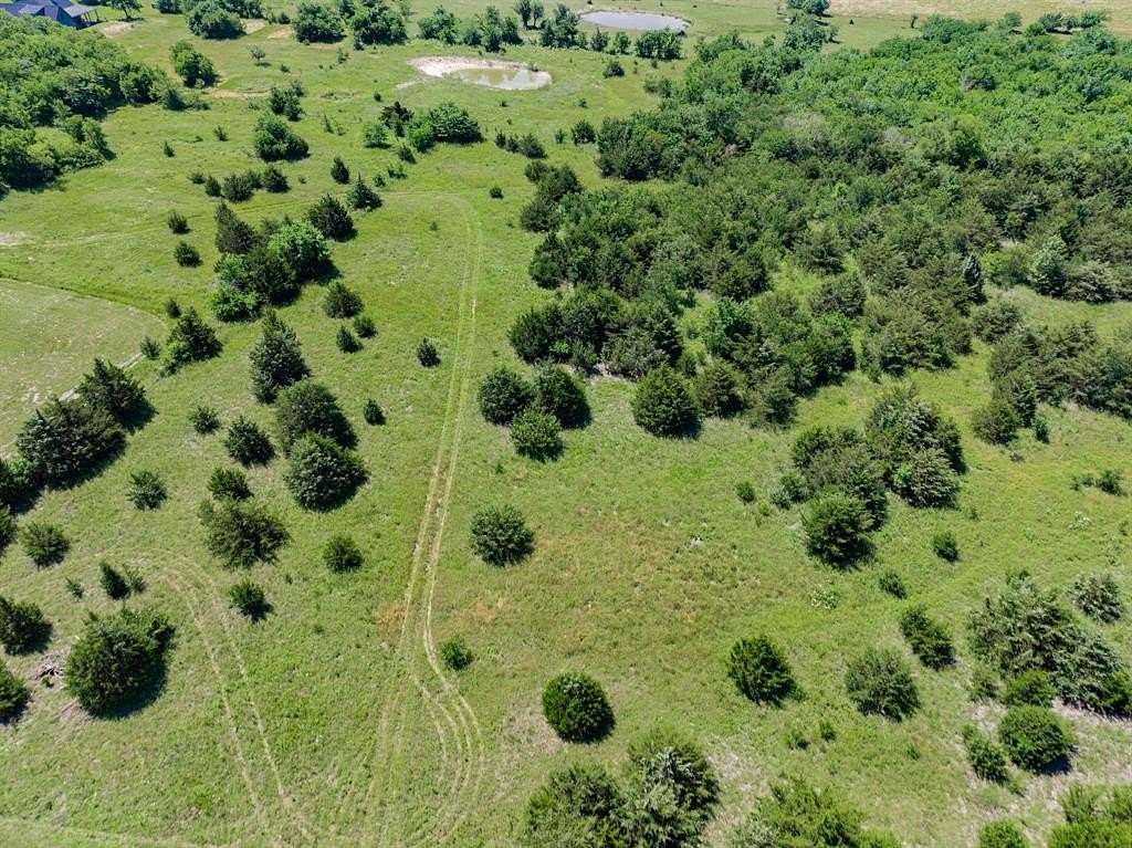 10 Acres of Residential Land for Sale in Greenville, Texas
