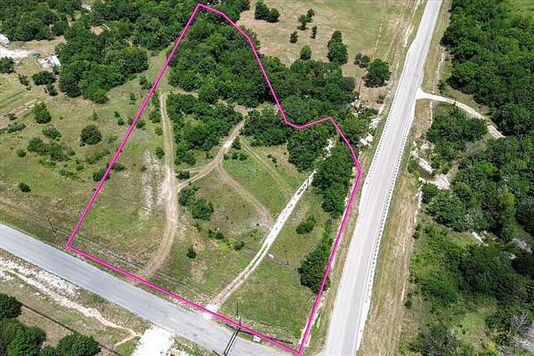 5 Acres of Residential Land for Sale in Gainesville, Texas
