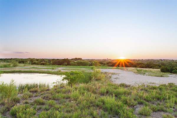 286 Acres of Land for Sale in Jonesboro, Texas