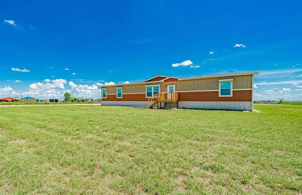 2 Acres of Land with Home for Sale in Quinlan, Texas
