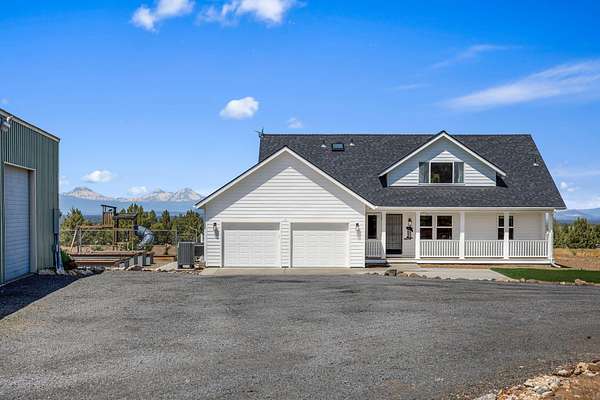 9.54 Acres of Land with Home for Sale in Powell Butte, Oregon