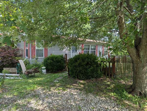 5 Acres of Residential Land with Home for Sale in Robinson, Illinois