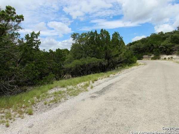 1.5 Acres of Residential Land for Sale in Lakehills, Texas